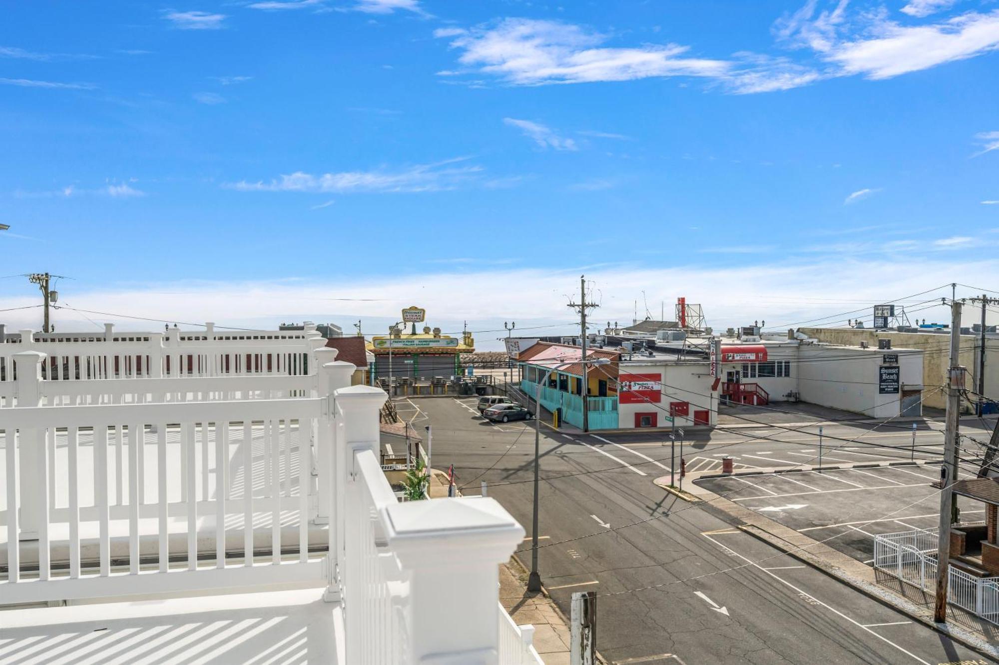 Villa Beach House Steps Away From The Boardwalk And Beach With Ocean Views In Seaside Heights! Exterior foto